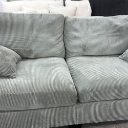 New 77’ corduroy couch / free delivery