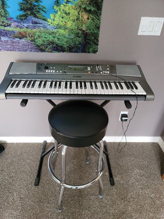 Yamaha Keyboard Extremely Nice $75