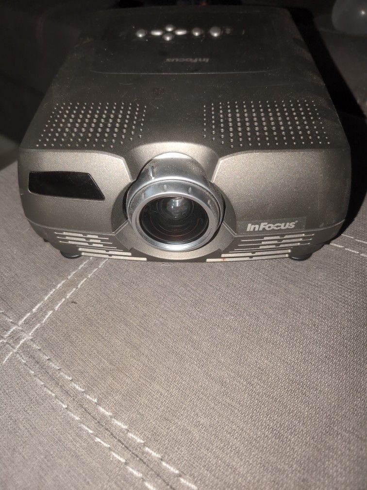 Projector InFocus