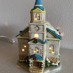 Christmas Light Up Houses Collectible Pieces 