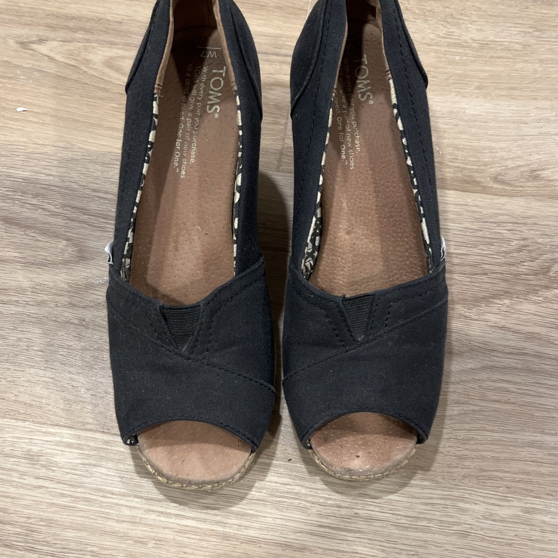 Toms Black Wedges