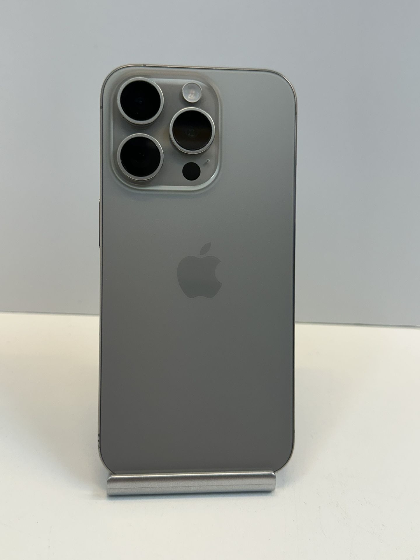 Apple iPhone 15 PRO 128gb. ( Fully Unlocked )