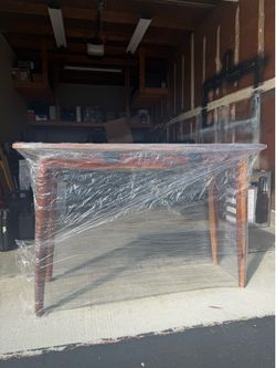 Very nice quality side table