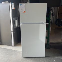 White Top Freezer Apartment Size Refrigerator 