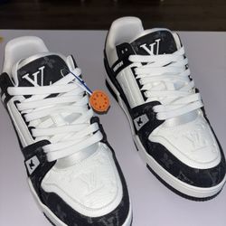 LV Trainers Size 8 