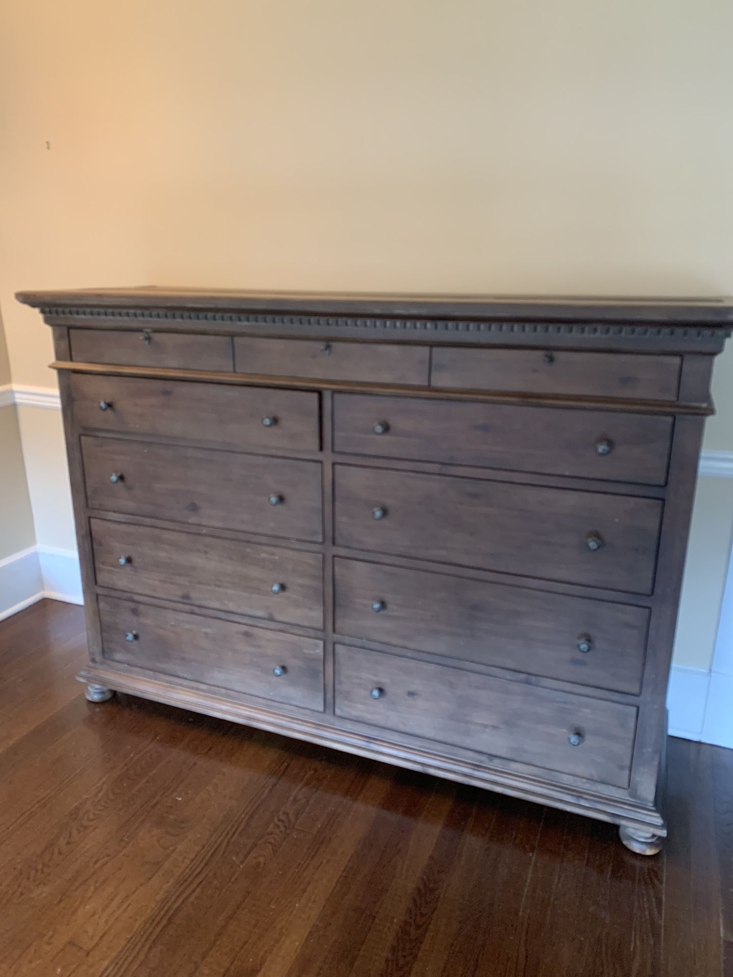 Restoration Hardware St. James 11 drawer dresser for Sale in Red Bank