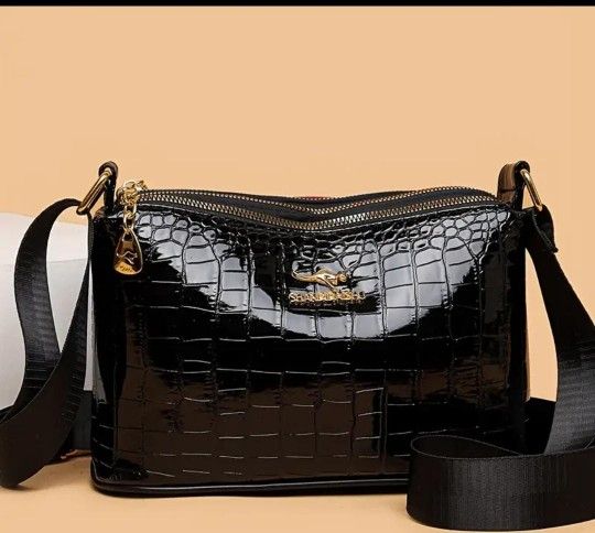 Fashion Faux Leather Crossbody Bag .