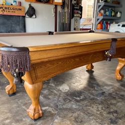 Pool Table 8ft  ( Free Delivery & Set Up & New Color Felt Of Your Choice