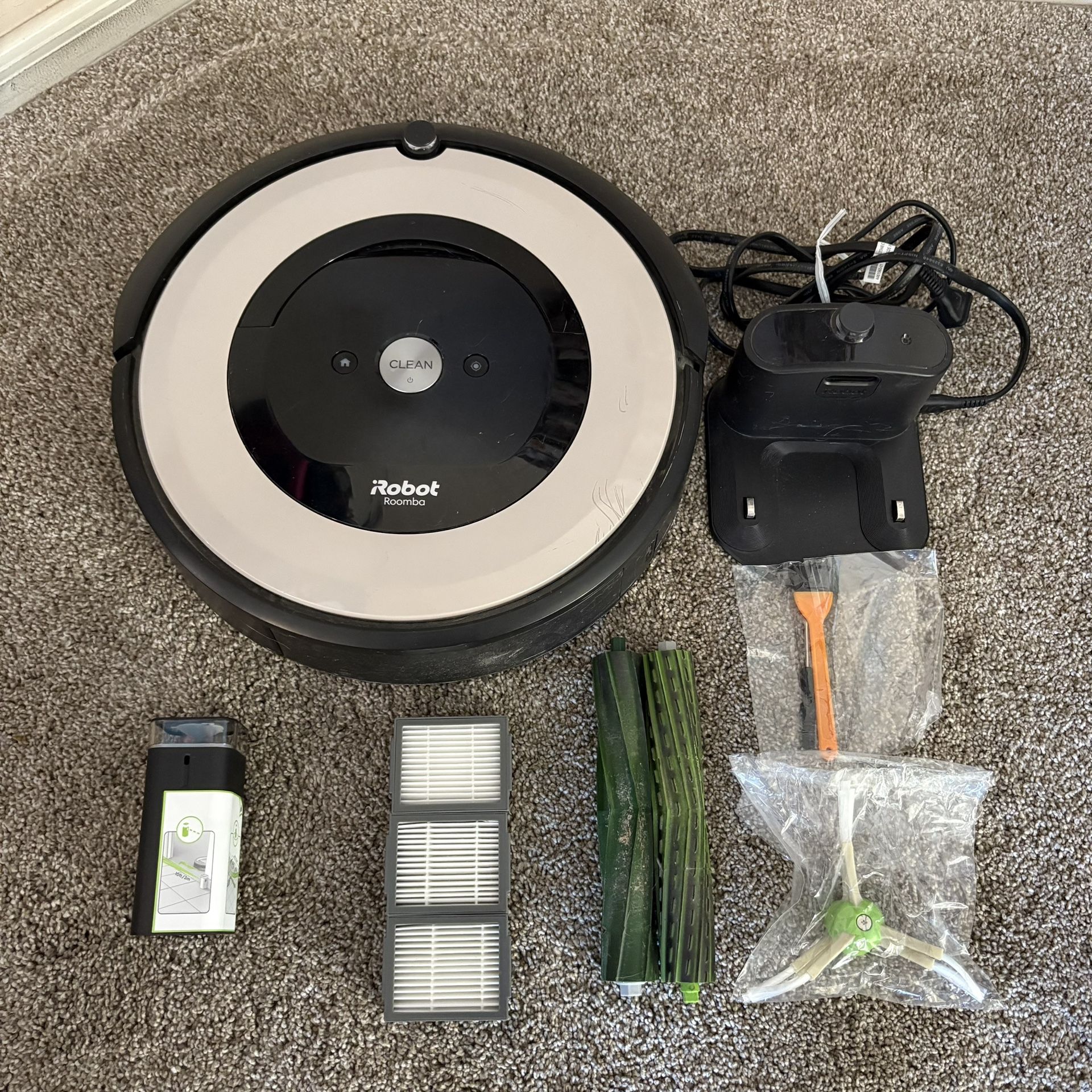 Robot Roomba e5 Vacuum Cleaning Machine - works well ❣️👍 with sensor wall barrier