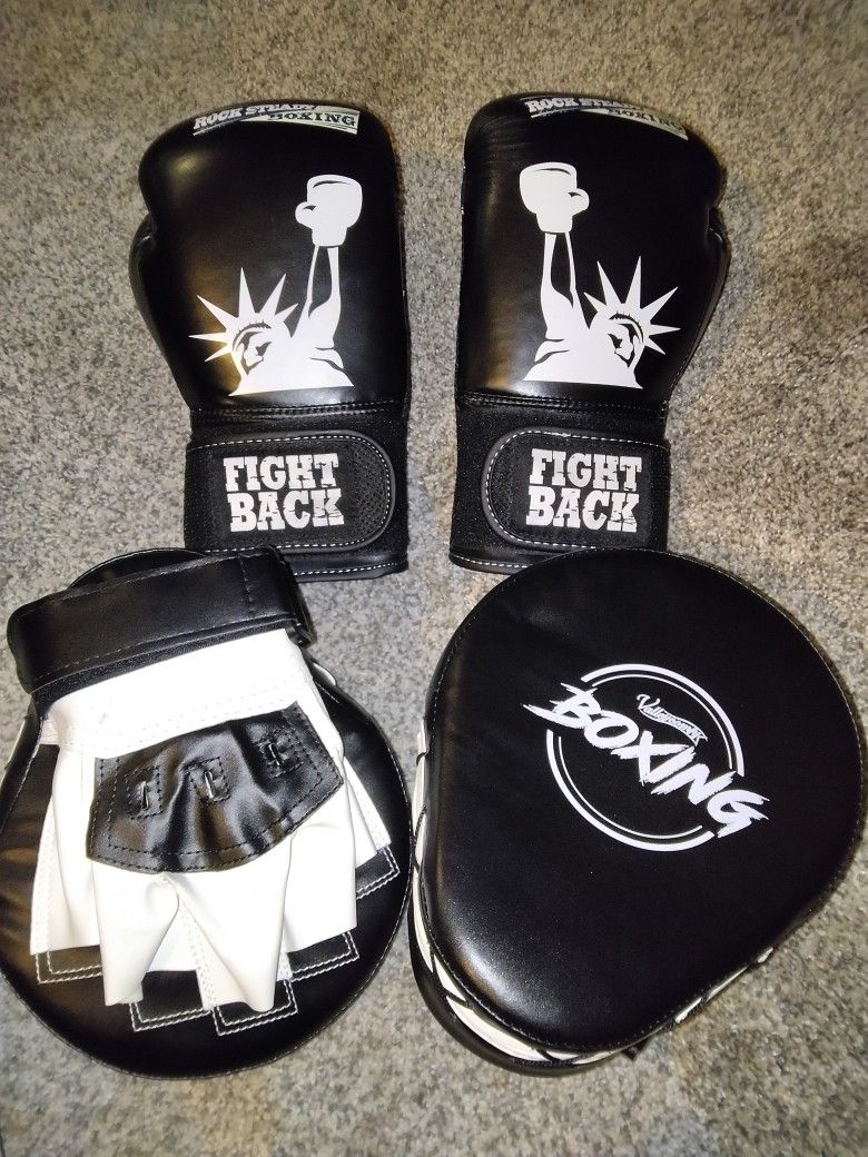 Kick Boxing Gloves And Pads