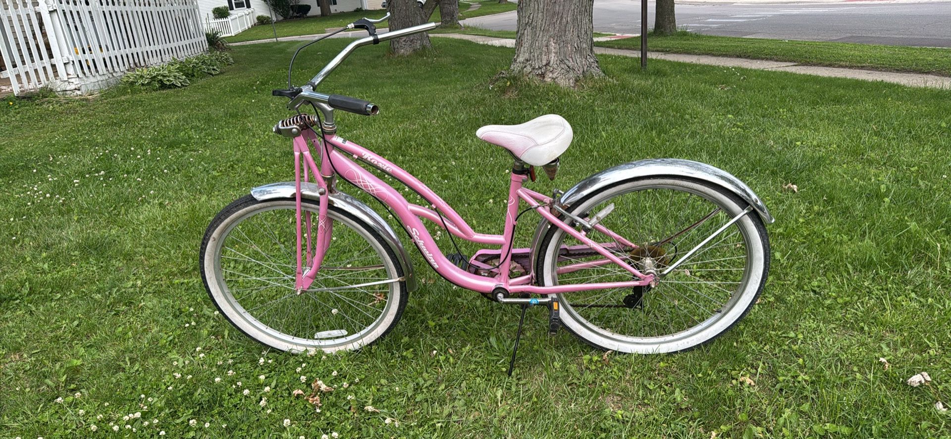 Schwinn Roxie 26” Cruiser Bike