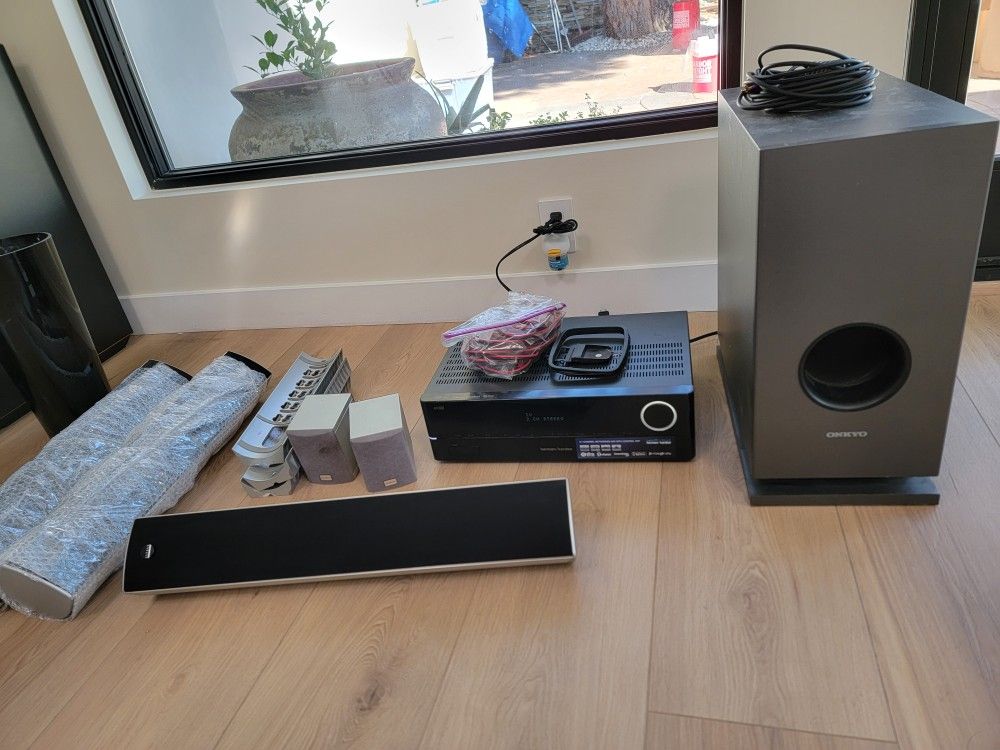 Super High End 5.1 Surround Sound System w/ everything you need