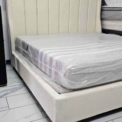 NEW IN BOX- 6FT Off White Boucle Fabric Bed Frame King and Queen Size