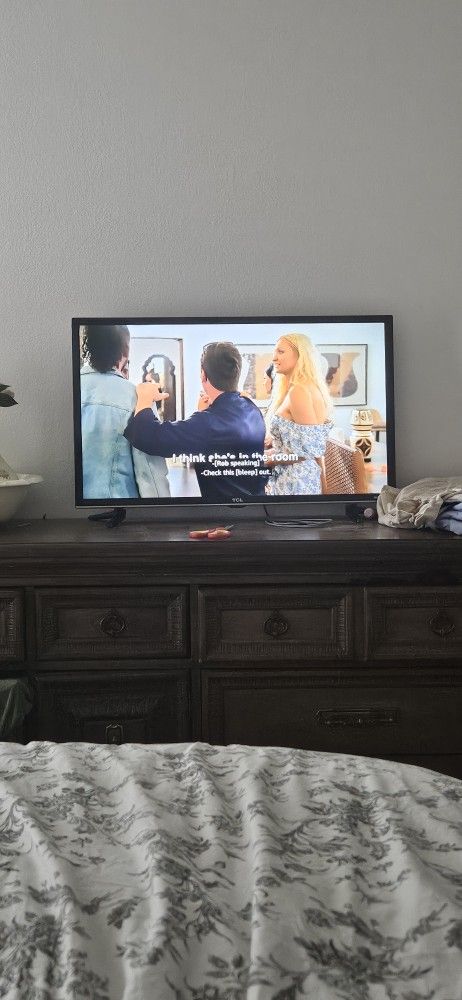 TCL ROKU TV 32 Inch