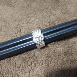 10k Yellow Gold Ring With 21 Little Tiny Diamonds