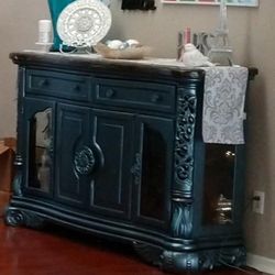 Buffet, Michael Aico 