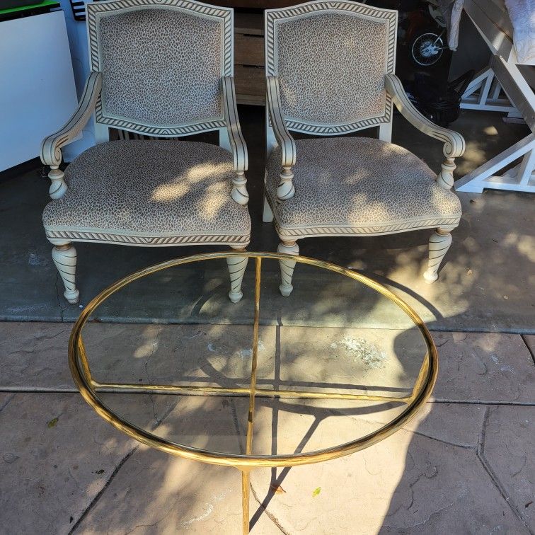 living room table with chair