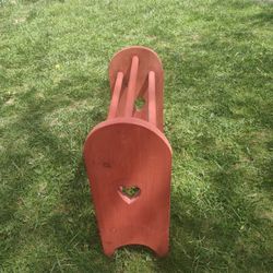 Small country Rack For Small Quilts Or Towels/ Blankets