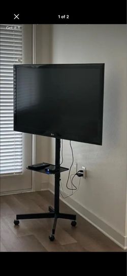 Rolling tv stand
