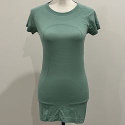 Lululemon Active Tee