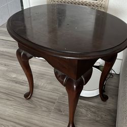 Wood coffee table $10