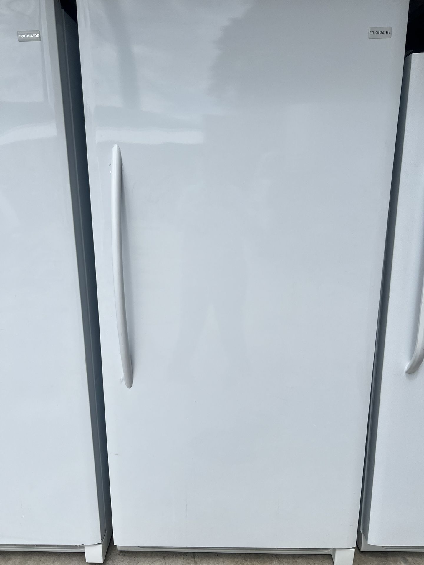 Frigidaire 20 CI.FT Stand Up Freezer