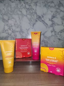 Brand NEW! 🟡   DERMA•E - Face Care Products - vit C (((PENDING PICK UP)))