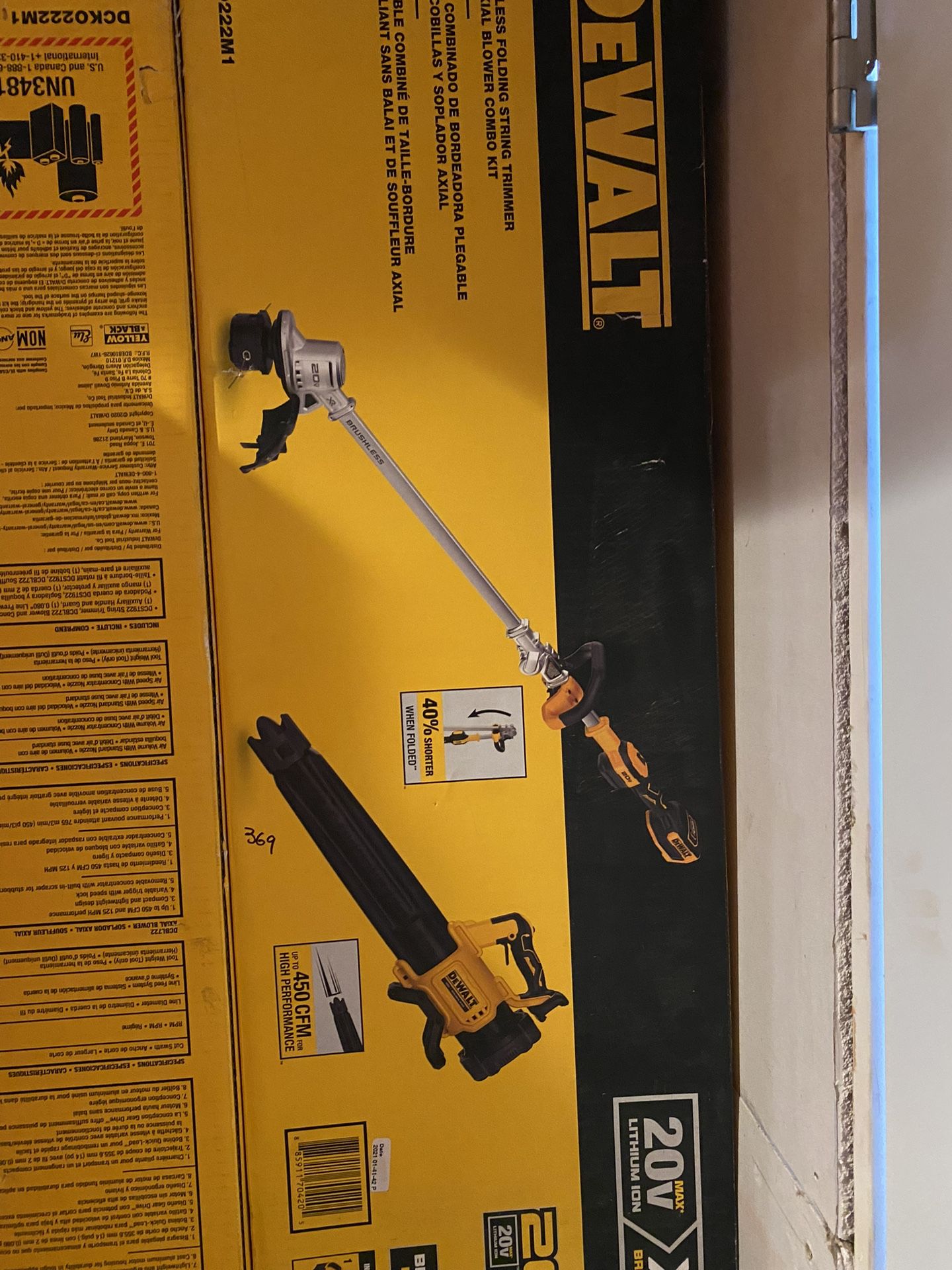 DEWALT 20V MAX Cordless Battery Powered String Trimmer & Leaf Blower Combo Kit with (1) 4.0 Ah Battery and Charger
