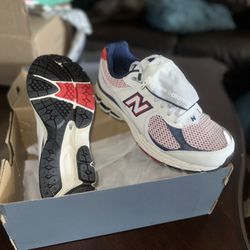 Brand New Men New Balance 