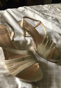 Low high heel good for graduations