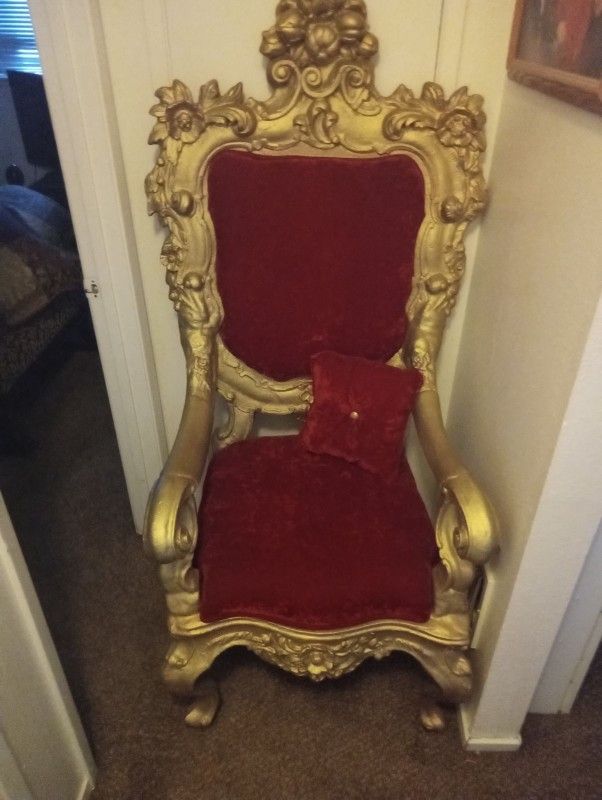 Kings Throne Chair
