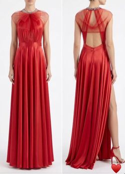 Vendo $40 Red Satin Evening Gown with Tulle Overlay