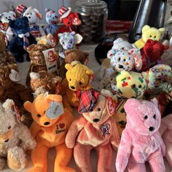 Assorted Collectible Beanie babies 