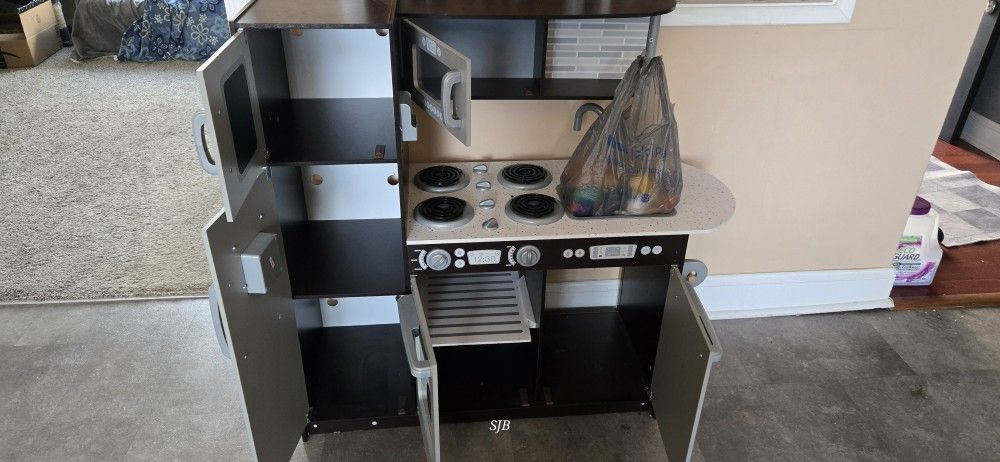 Kids Play Kitchen