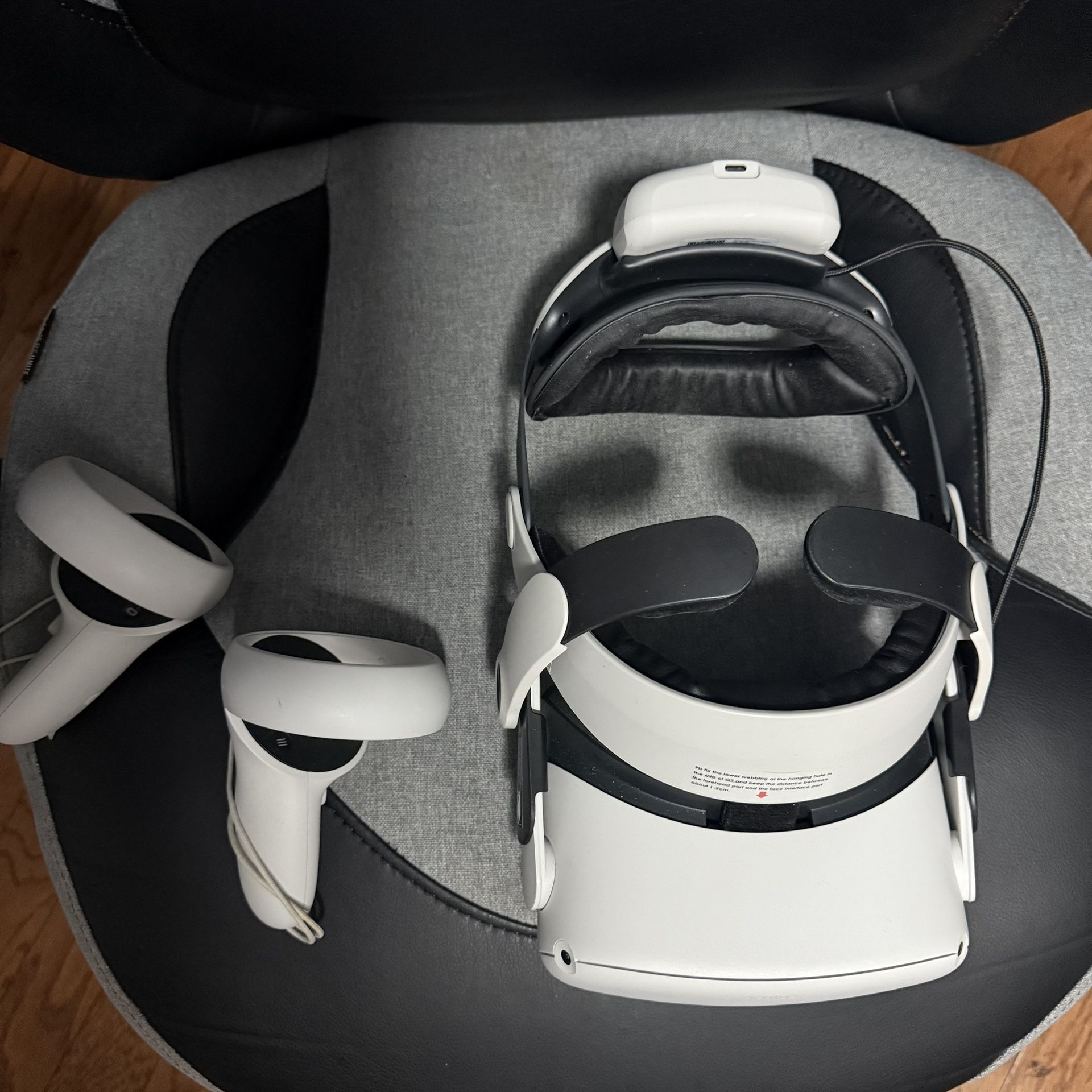 Oculus Quest 2 And BOBOVR External Battery charger