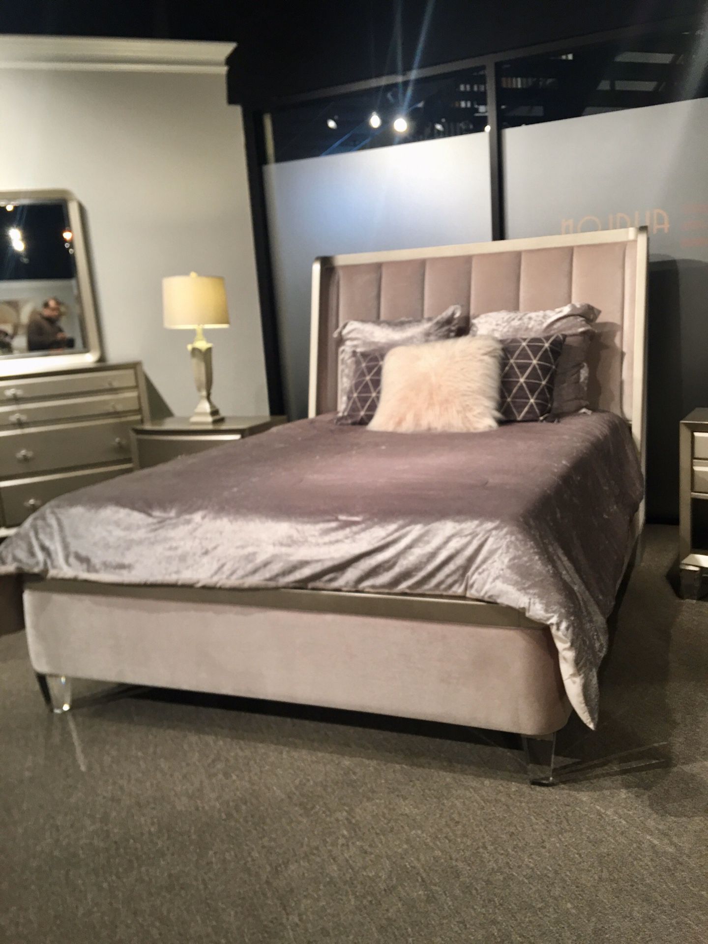 New Queen size bedroom set showroom floor model, Avalon furniture