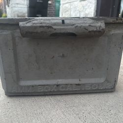 Vintage U.S. Military .50 Cal ammo can 