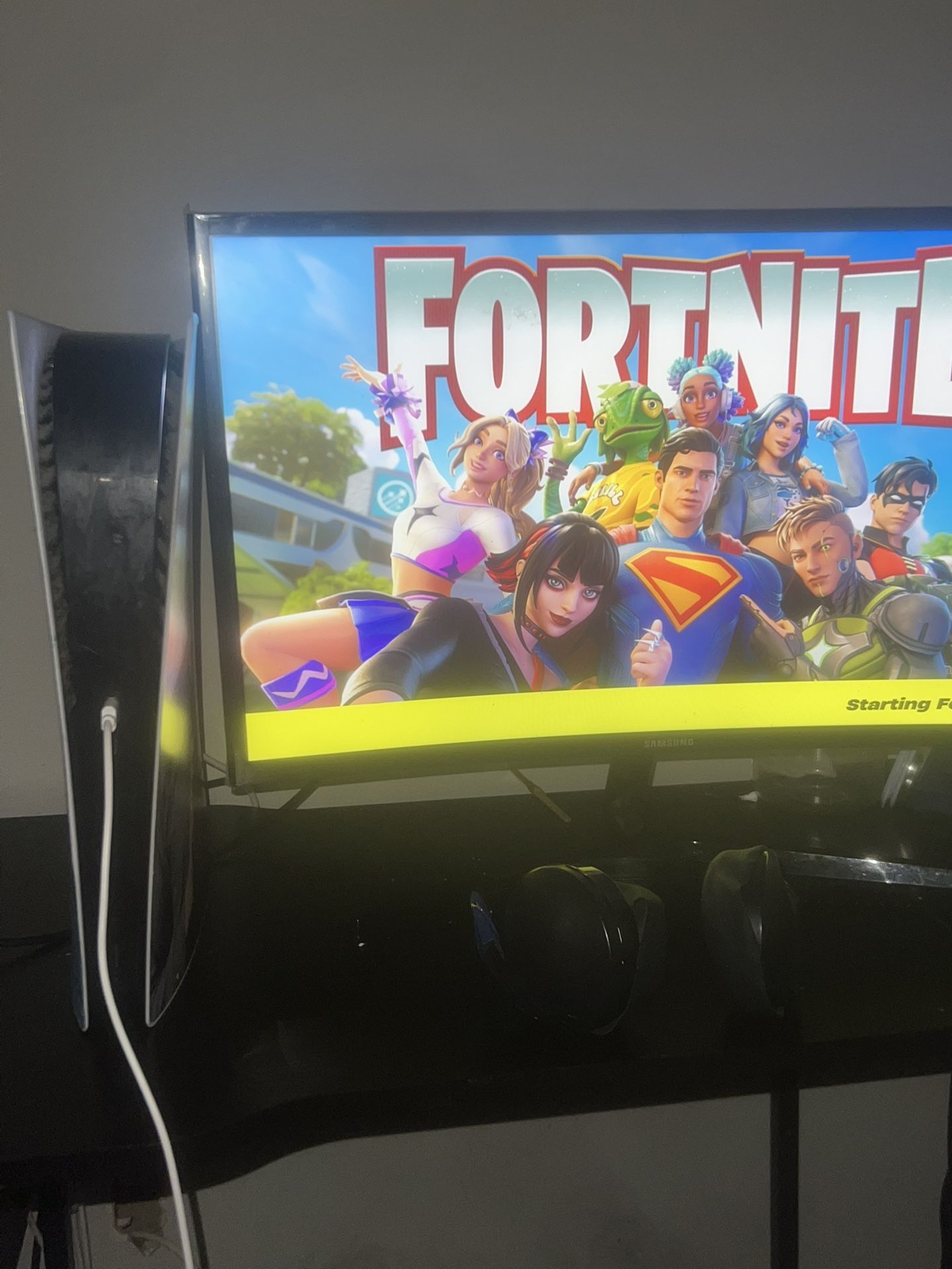 PLAYSTATION 5 WITH MONITOR