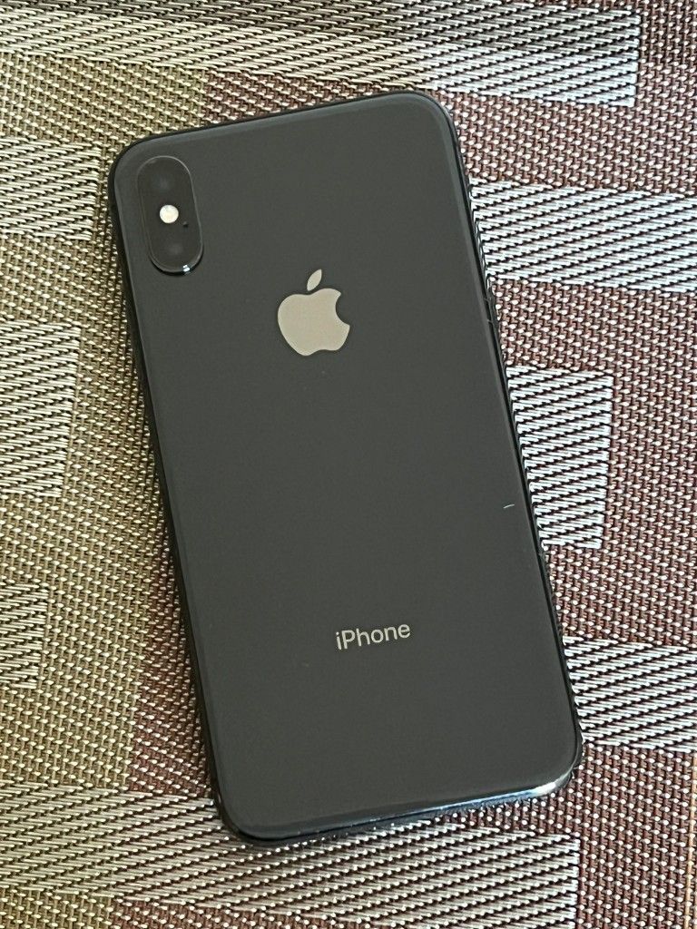 iPhone X , 256GB , Unlocked for all Company Carrier , Excellent Condition Like New