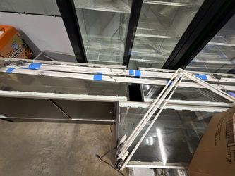 Commercial Fluorescent Light Fixtures – Multiple Available. Neon Lights