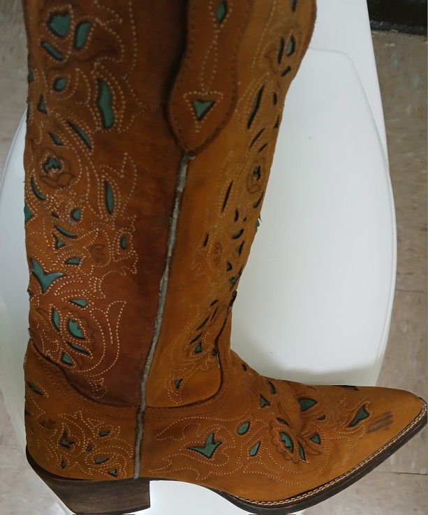Women's Cowboy Boots Size 8