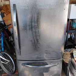 Kenmore Refrigerator 