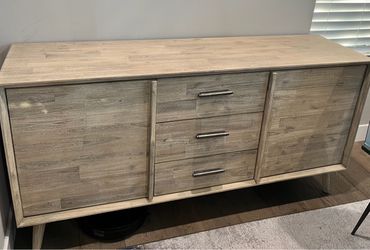 Mid-Century Modern Dresser with 3 Drawers