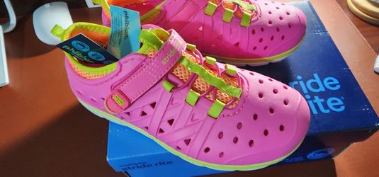 STRIDE RITE MADE 2 PLAY PHIBIAN SNEAKER - KIDS'

 Size 13