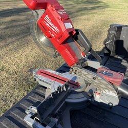 Milwaukee 10 Inch  Sliding Compound Miter Saw