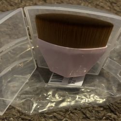 Foundation Brush With Case