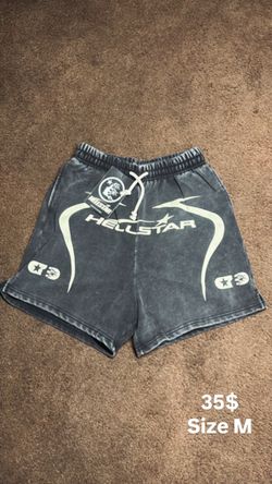 demin shorts and hell star