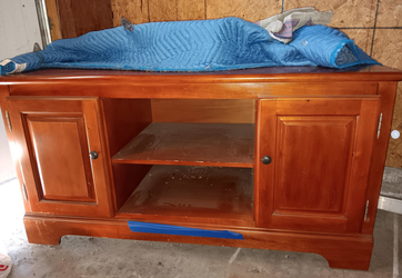 REAL WOOD TV STAND CABINET w/2 DOORS
