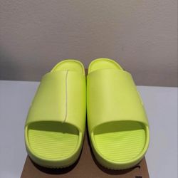 Nike Clam 