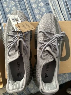YEEZY BOOST 350 v2